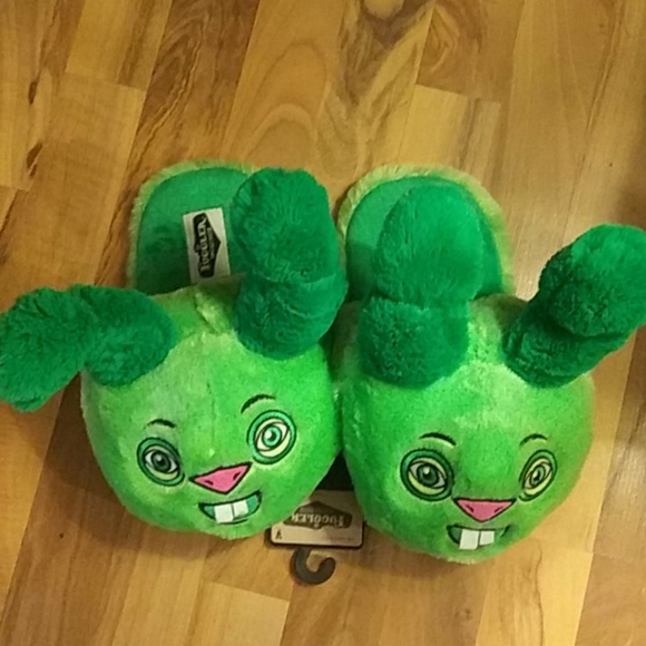 Fun funky Slippers - Picture 2 of 4